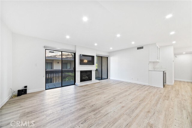 Building Photo - 15215 Magnolia Blvd