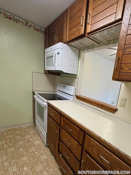 Primary Photo - 200 Burkhall St