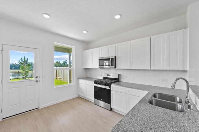 Building Photo - 26008 Hampshire Dr