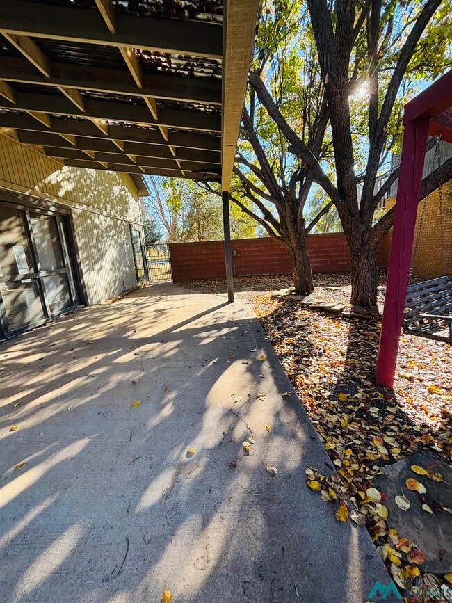 Building Photo - 1917 Colonial Pkwy