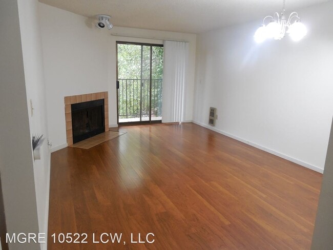 Building Photo - 10522 Lake City Way NE