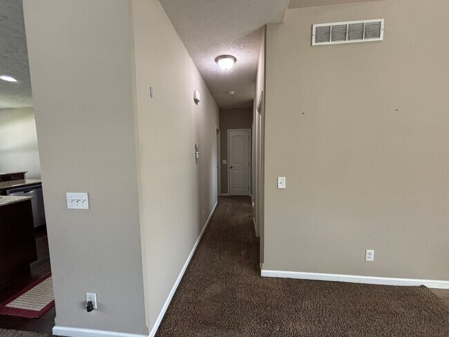 Building Photo - 2625 N 169th St