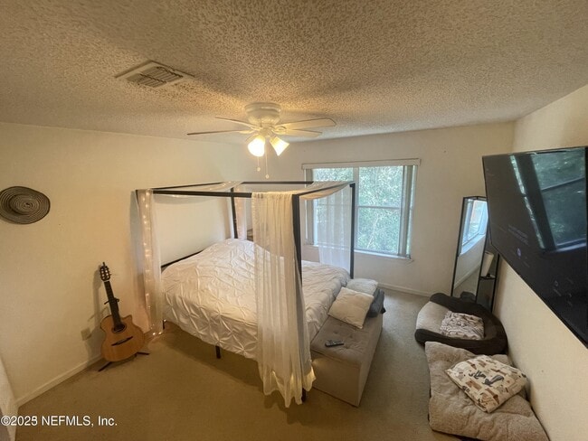 Building Photo - 2211 Rosewood Dr
