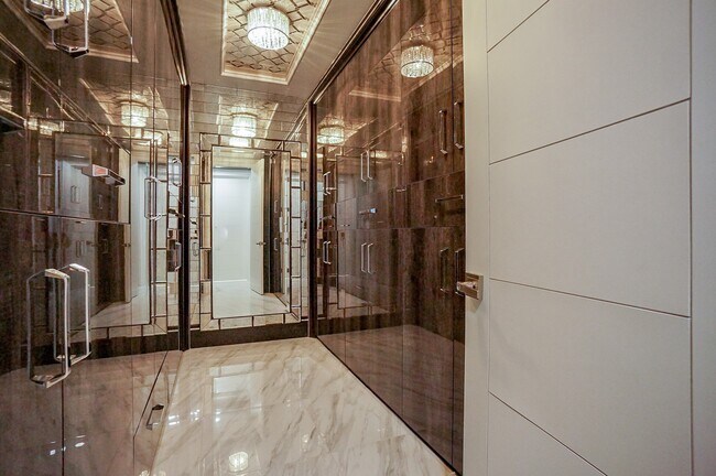 Building Photo - 5711 Sugar Hill Dr