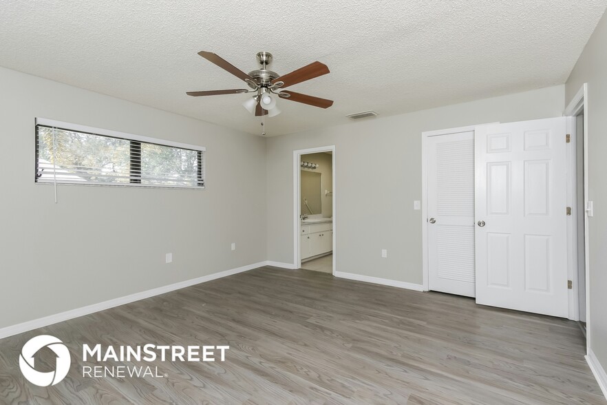 Building Photo - 5801 Pauma Pl