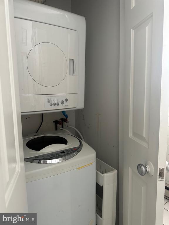 Building Photo - 308 Delancey St