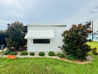 Building Photo - 2902 Bruce Ln