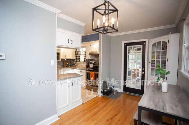 Building Photo - 403 University Blvd