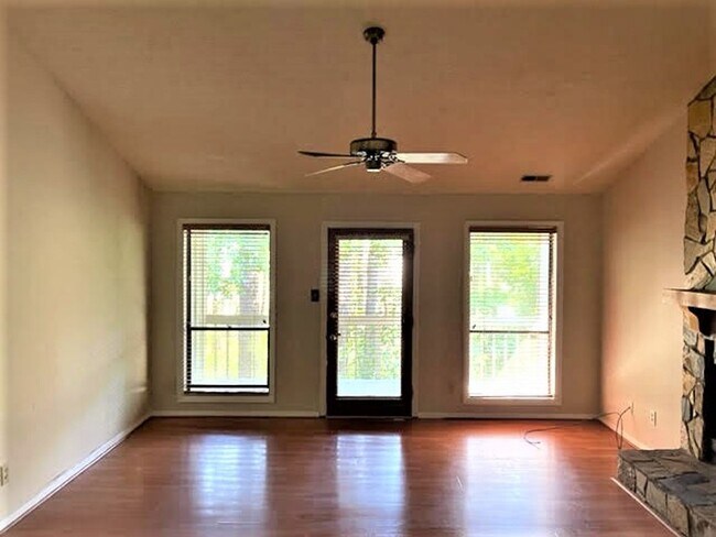 Building Photo - Briarcliff Condos