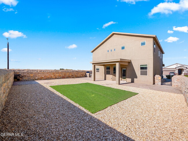 Building Photo - 561 Issa Circle