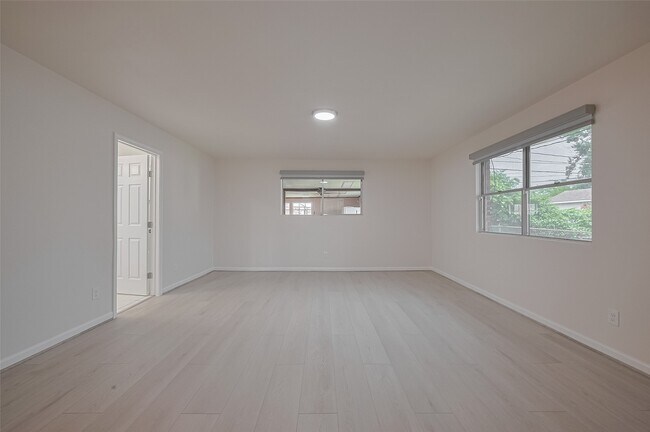 Building Photo - 8715 Guinevere St