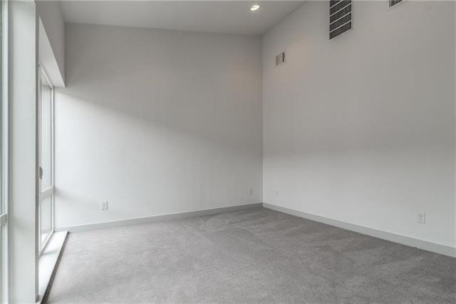 Building Photo - 2290 N Fitzhugh Ave