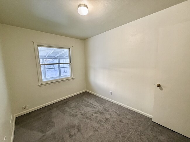 Building Photo - 3114 Cherokee Ave