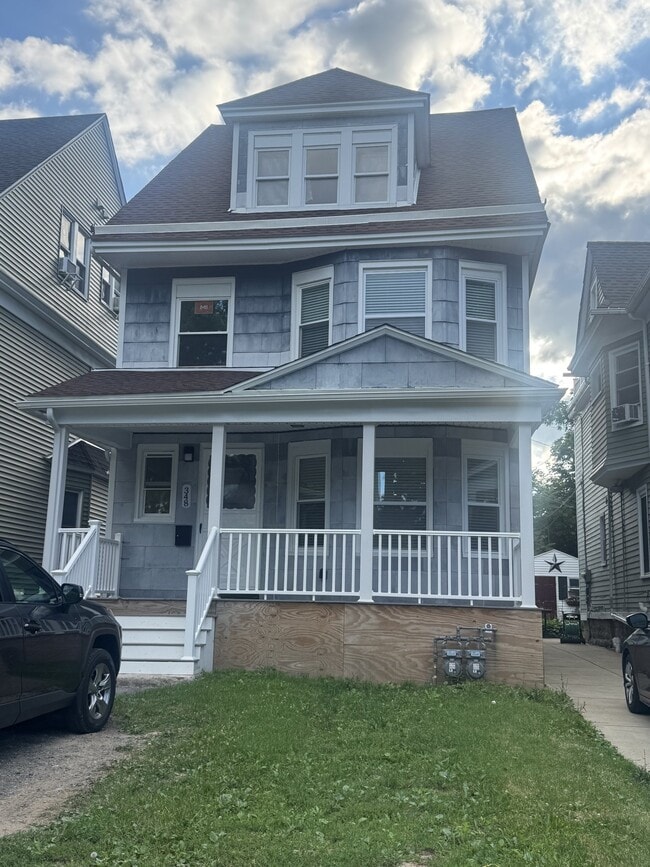 Building Photo - 348 Baynes St
