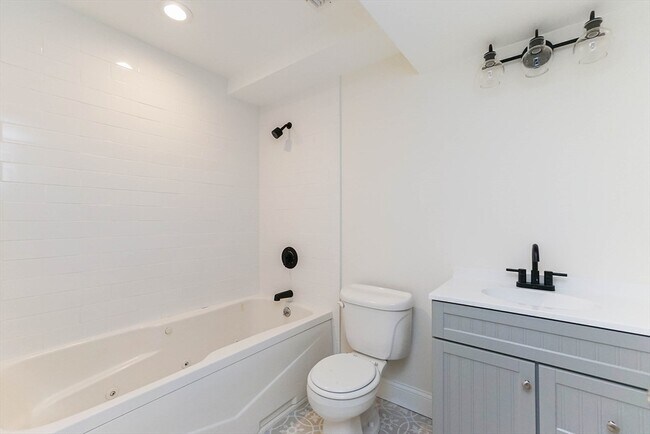 Building Photo - 120 W Seventh St