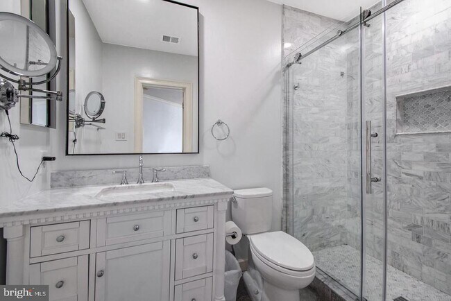 Building Photo - 1550 Shelford Ct