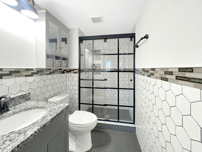 Building Photo - 10702 Keating Ave