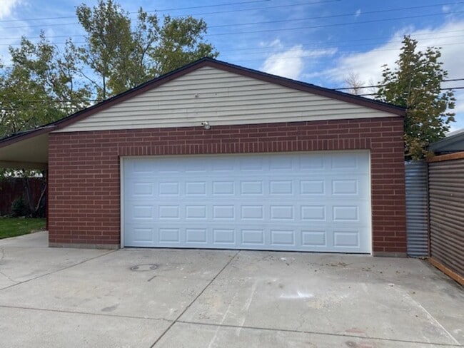 Building Photo - 1163 Buccaneer Dr