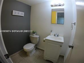 Building Photo - 2025 NE 164th St