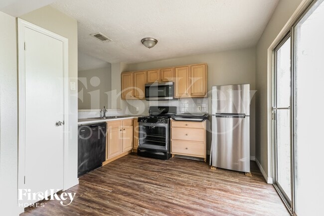 Building Photo - 22319 Meadowrock Dr