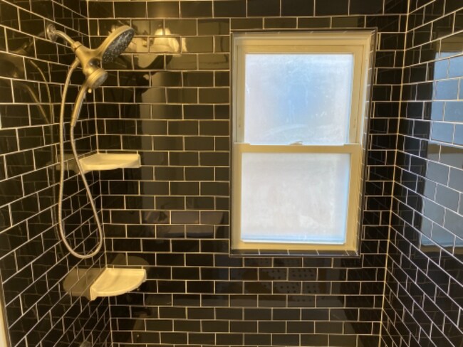 Building Photo - 1008 N Mozart St