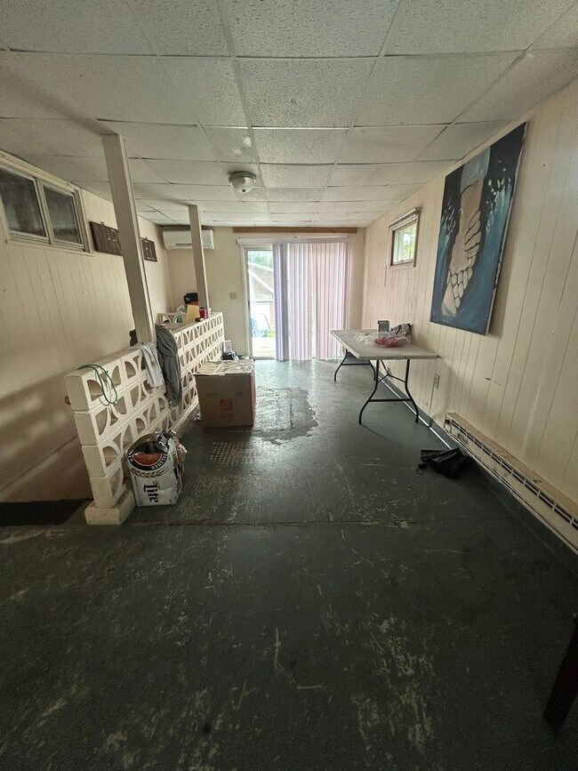 Building Photo - Charming Downtown State College Ranch Home Available August 2026