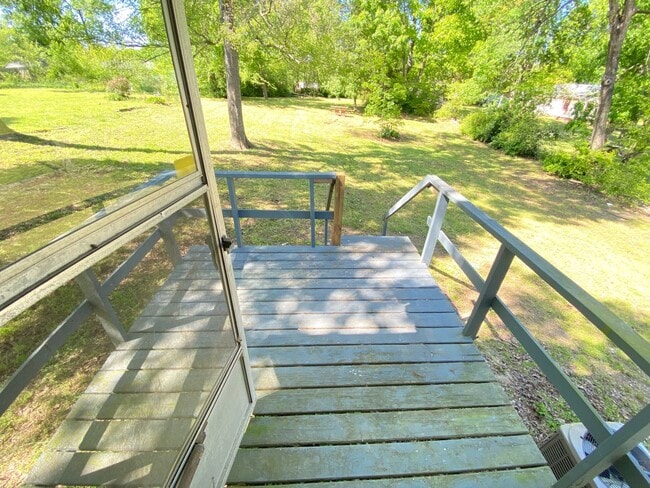Building Photo - 2bd/1ba House w/ 2020 remodel in Kannapoli...