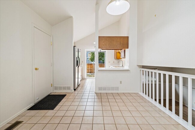Building Photo - Beautiful 3 bed 2 bath Highlands Ranch Home!