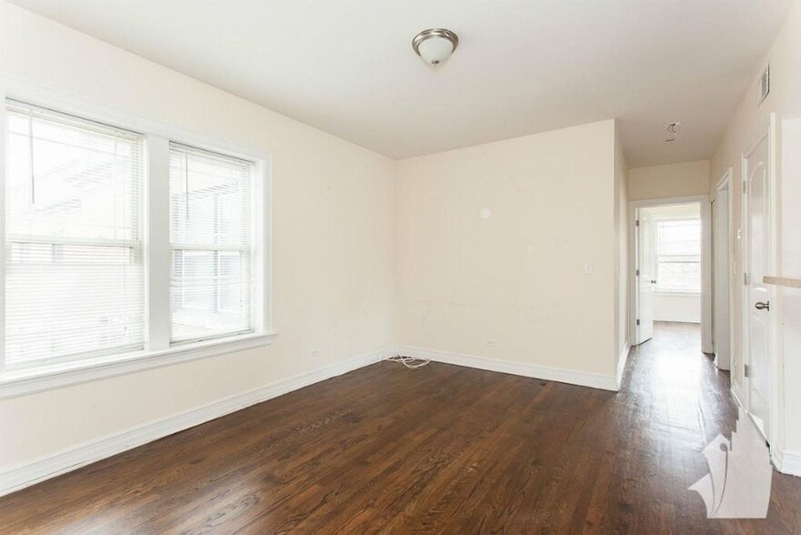 Building Photo - 3808 N Sheffield Ave