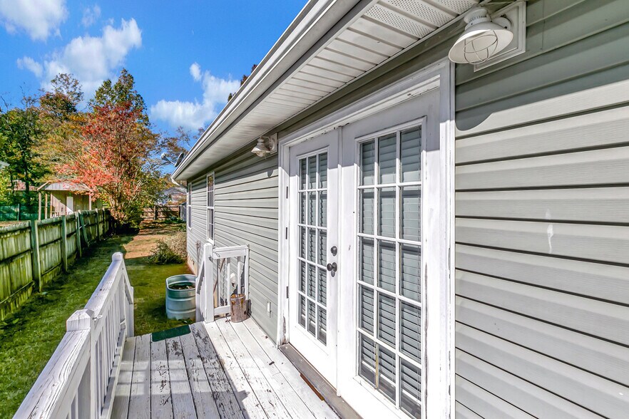 Building Photo - 1549 Cora Dr