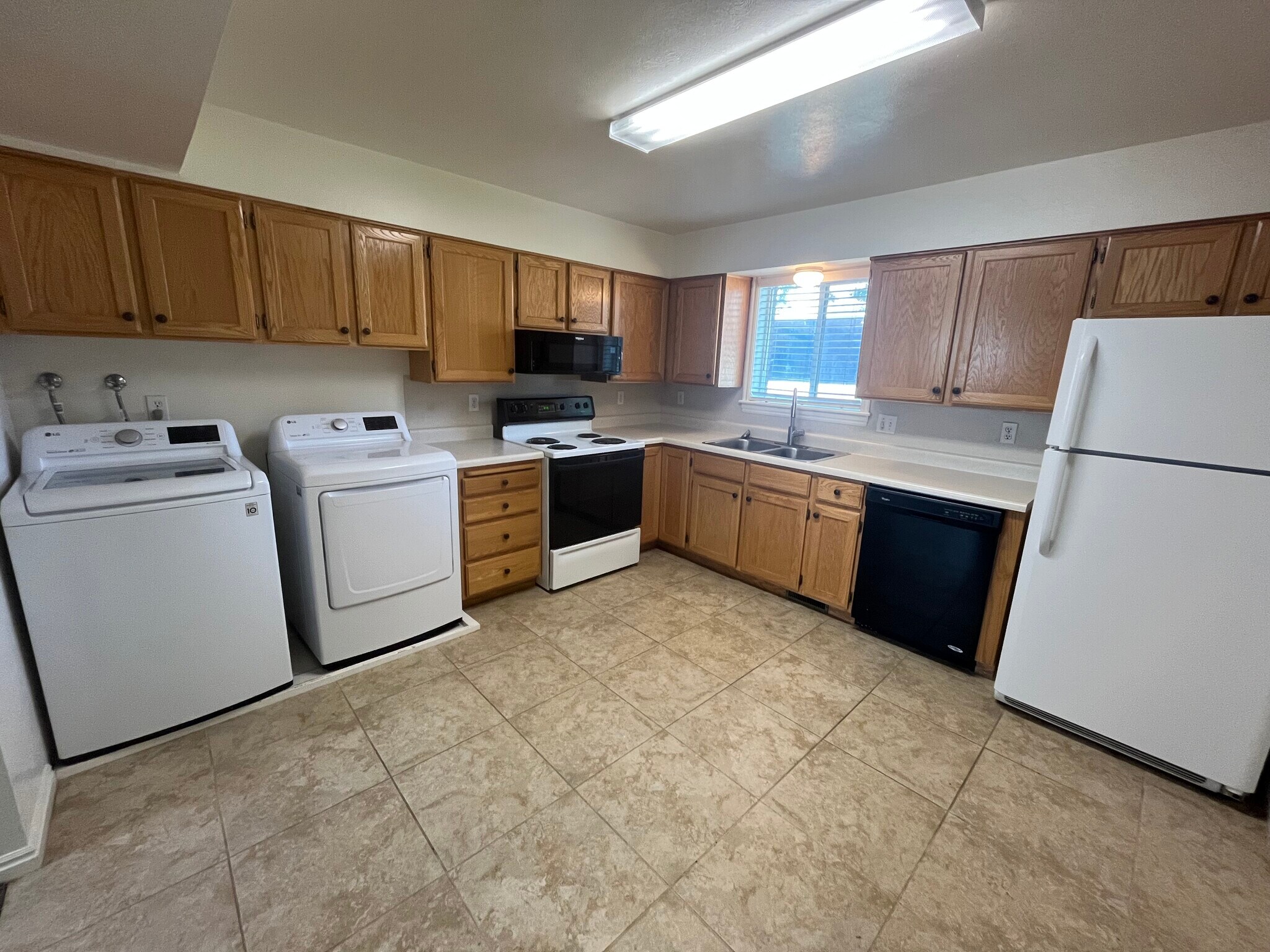 Building Photo - 171 E 850 S
