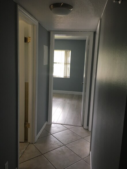 Building Photo - 1301 NW 12th Ave