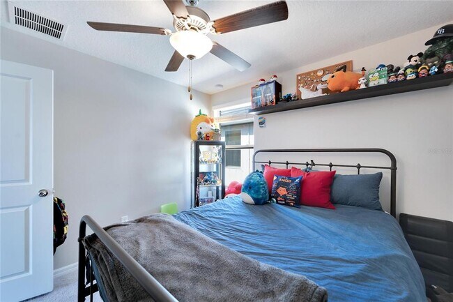 Building Photo - 403 Royal Empress Dr