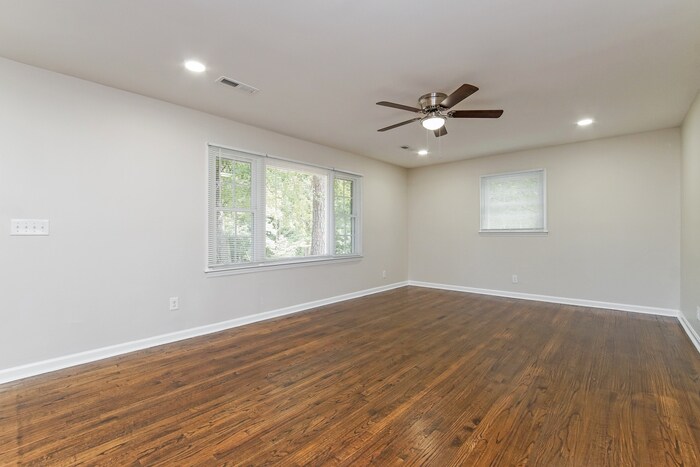 Building Photo - 812 Terrace View Dr