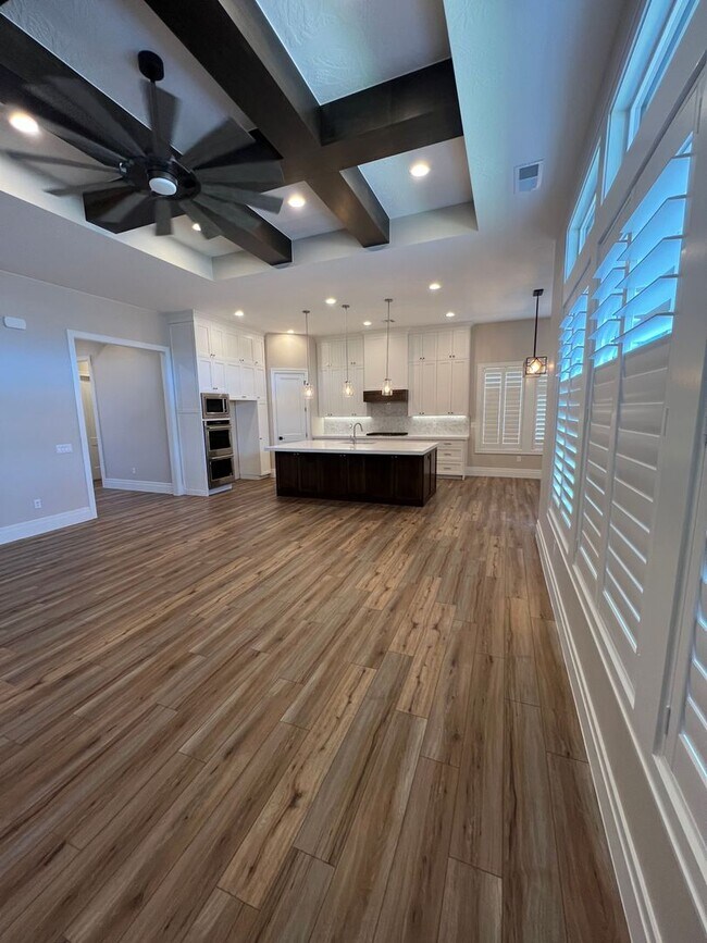 Building Photo - Beautiful 4 Bedroom, 4 Bathroom Home in The Dunes at Sand Hollow Resort