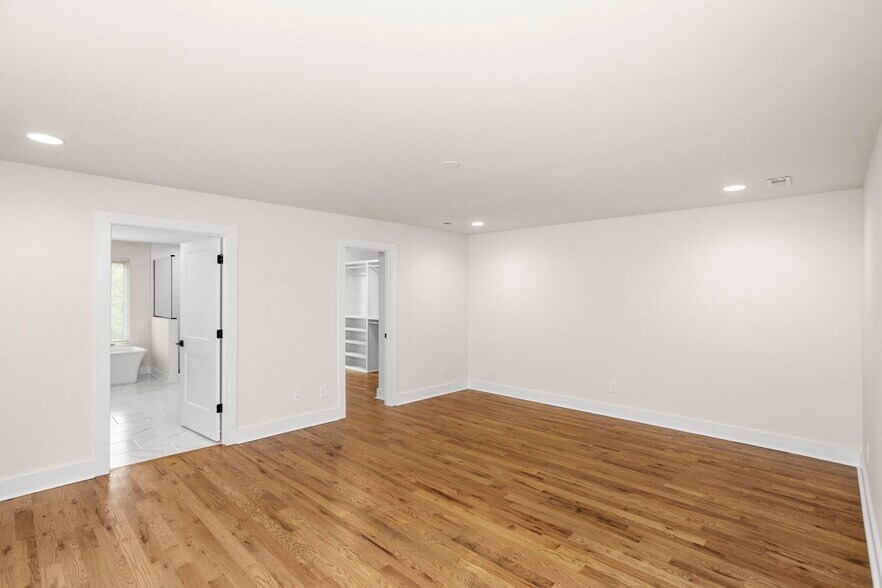 Building Photo - 337 Gatewood Ave