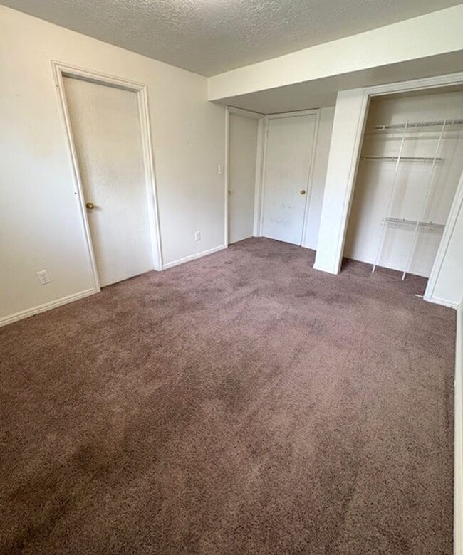 Building Photo - 3 Bedroom / 2 Bath Home in Bountiful!