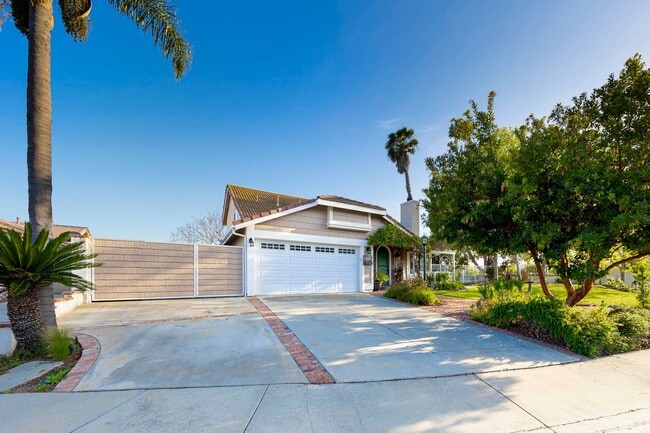 Building Photo - Adorable Short Term Furnished San Clemente Rental Home