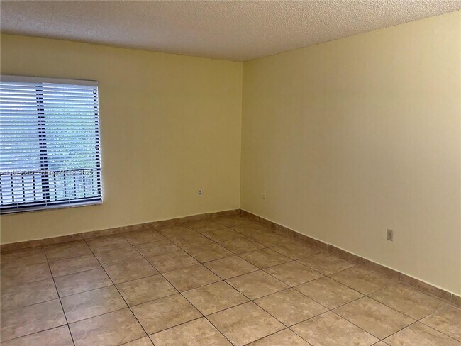 Building Photo - 1350 SW 122nd Ave