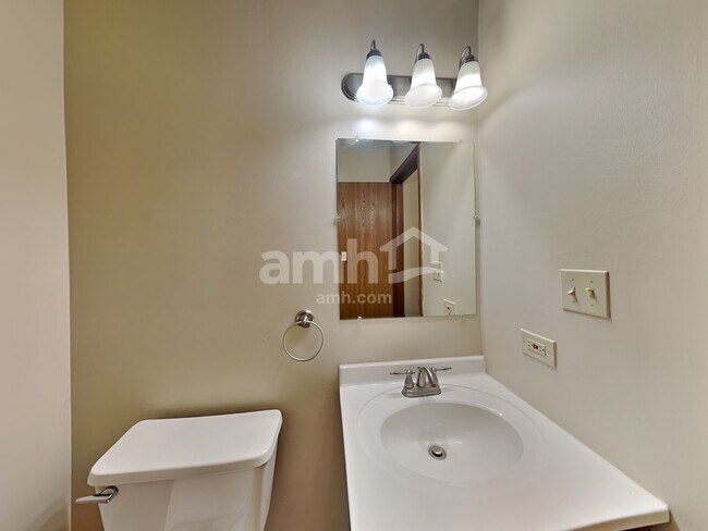 Building Photo - 4506 W Riverside Dr