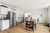 Building Photo - 19 Vale St