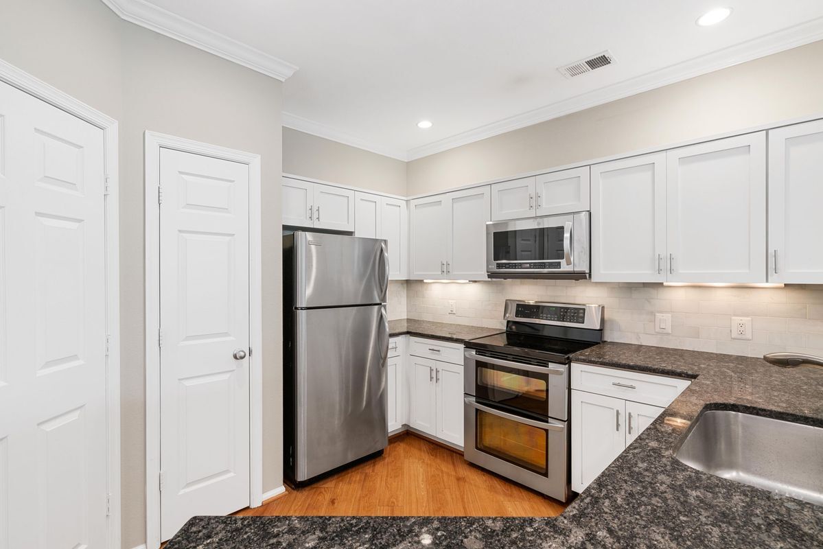 Building Photo - 3021 Nicosh Cir