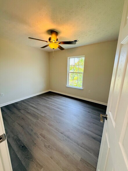 Building Photo - 4387 Heartwood Ln