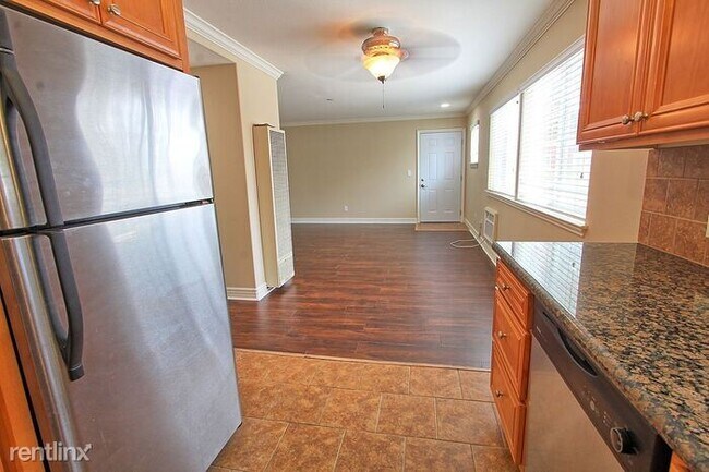 Building Photo - 2601 Cortez Dr