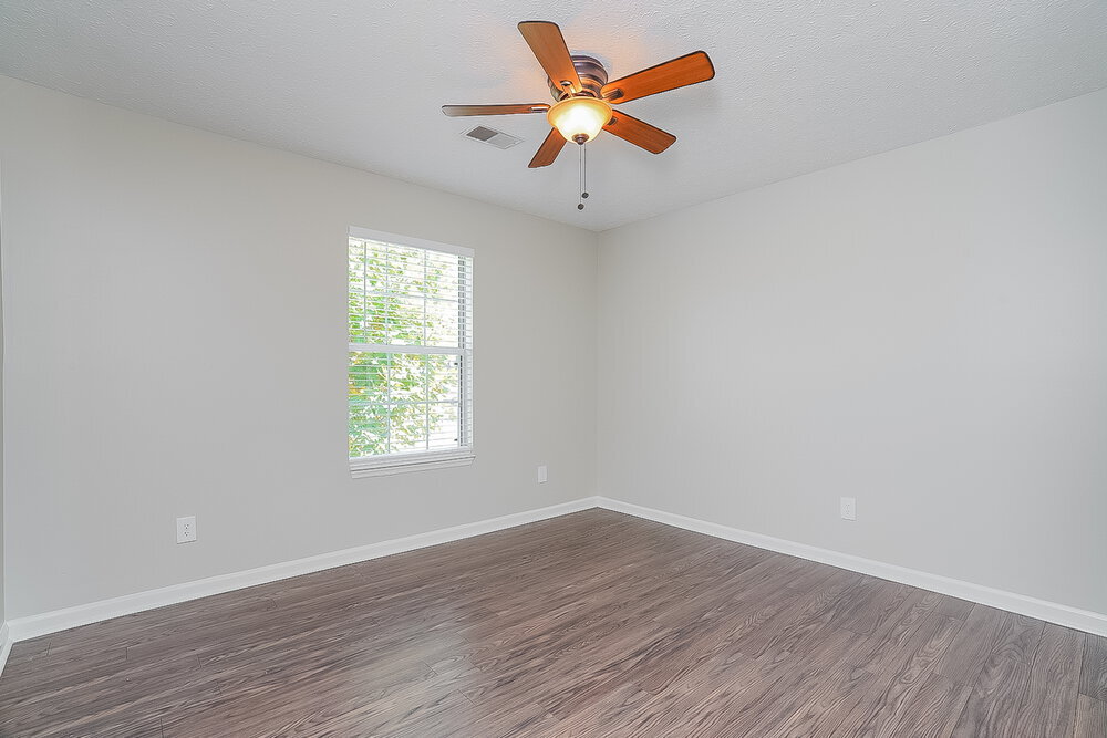 Building Photo - 161 S Birchwood Dr