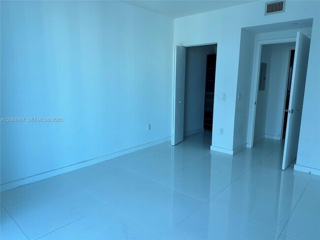 Building Photo - 1100 S Miami Ave