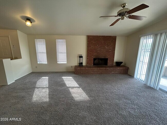 Building Photo - 2120 N Yucca Ct