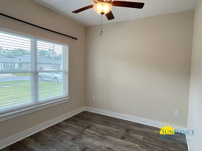 Building Photo - Beautiful 3 Bedroom Home in Milton!