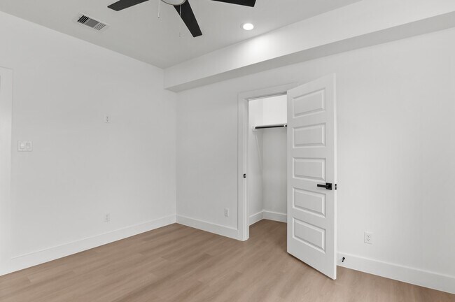 Building Photo - 2316 McKee St