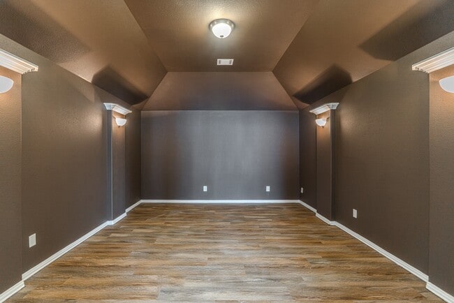 Building Photo - 8118 Little Scarlet St